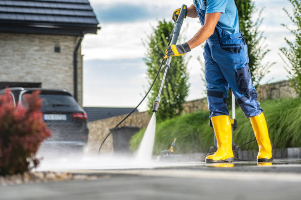 Best Roof Pressure Washing  in Hamilton, OH